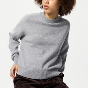 NWT Uniqlo Premium Lambswool Pullover Sweater: Grey